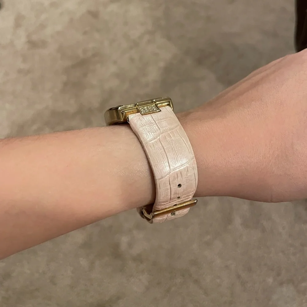 Guess watch needs new batteries